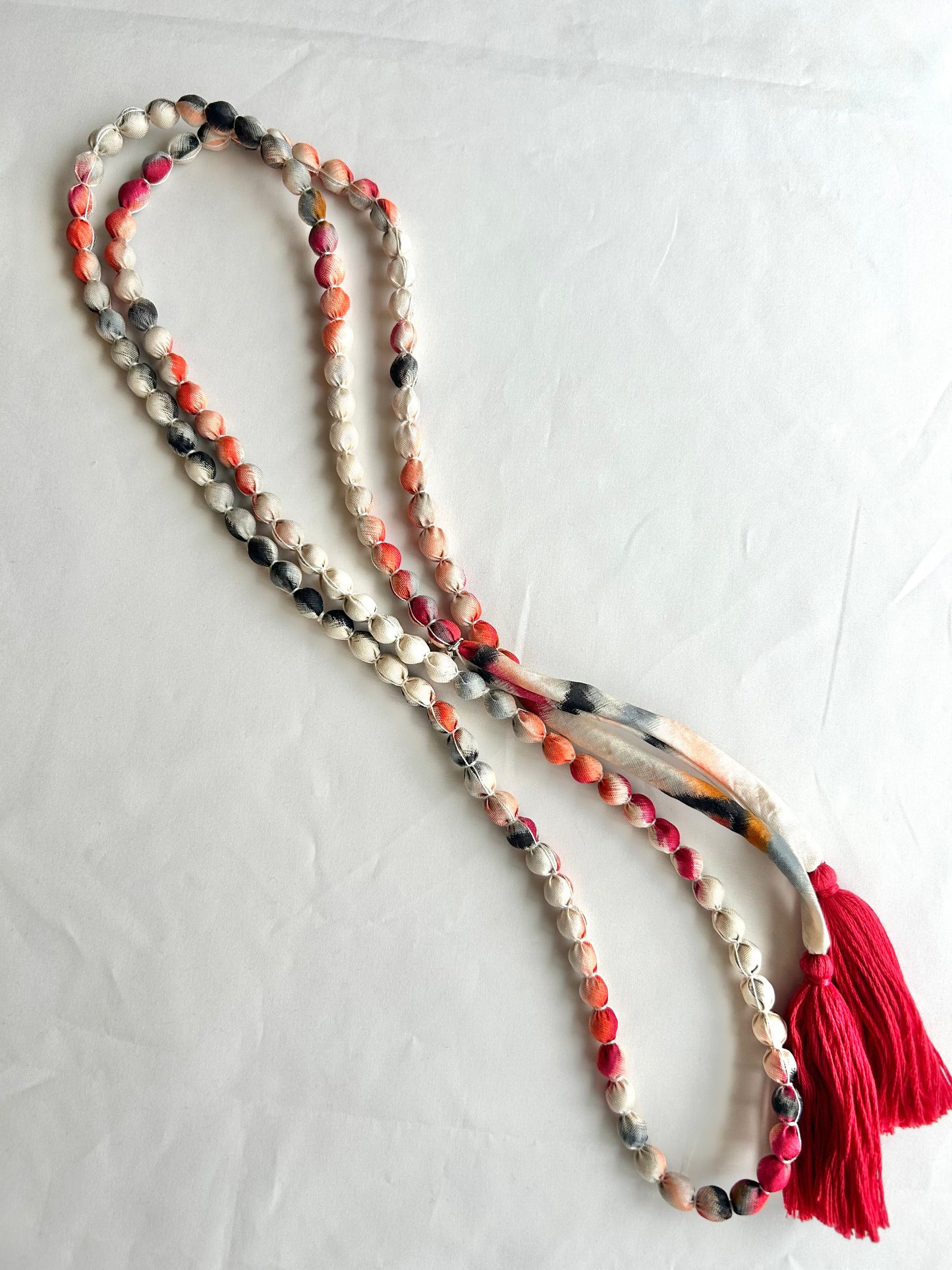 SAKURAKA Collar -Mármol carmesí
