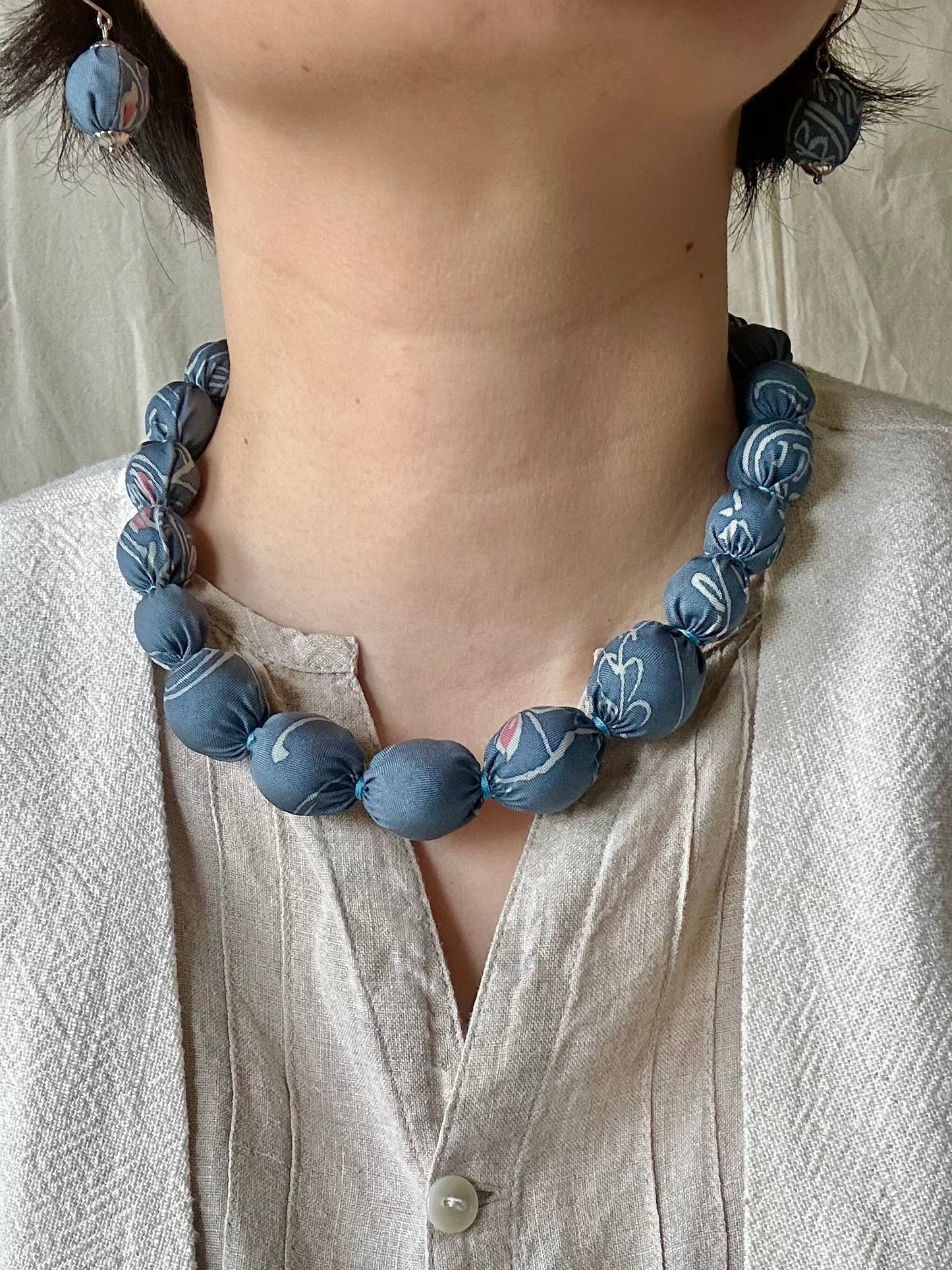 KIRA Necklace -Vase in Blue