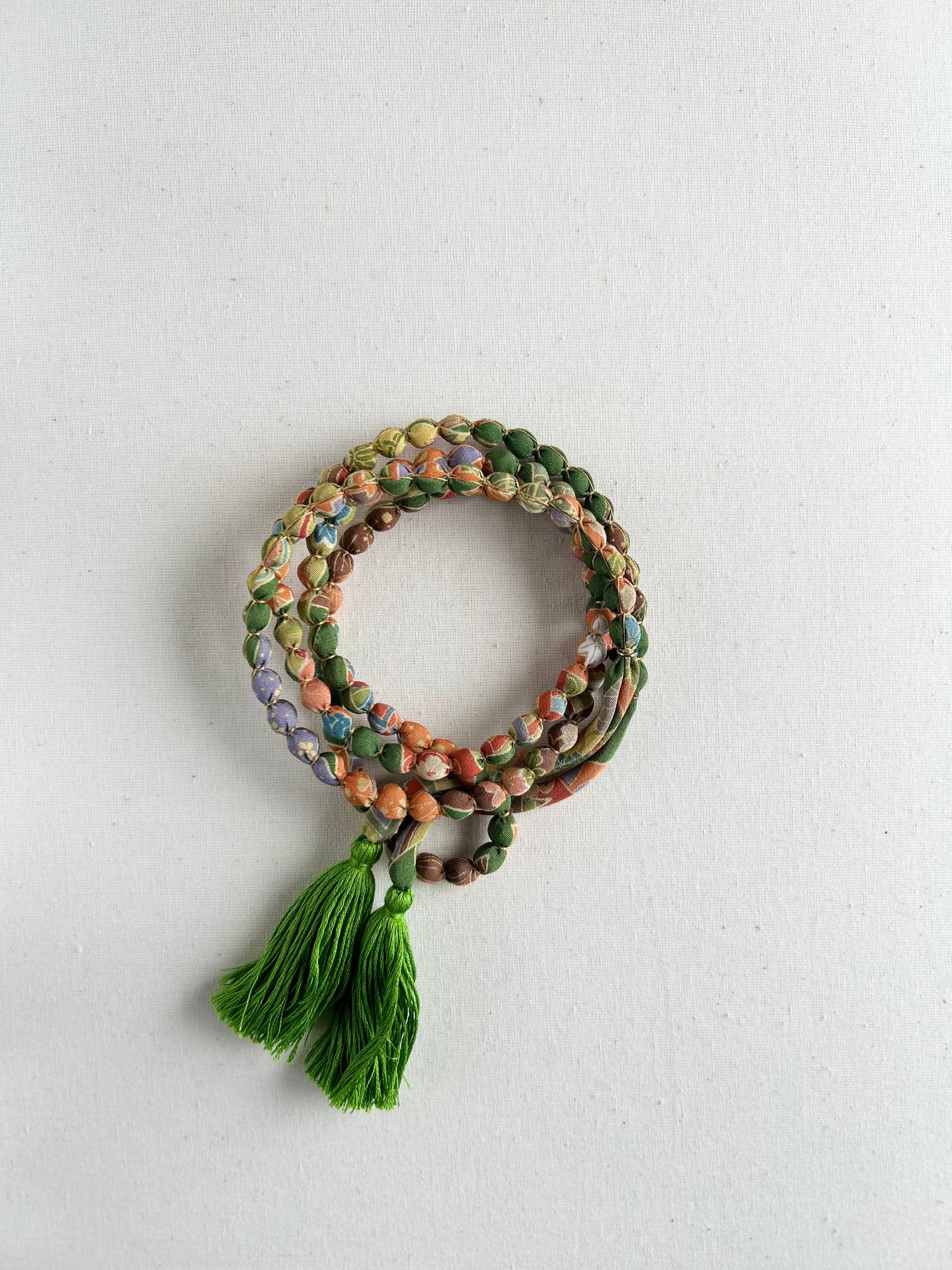 Collar SAKURAKA - Verde Festivo