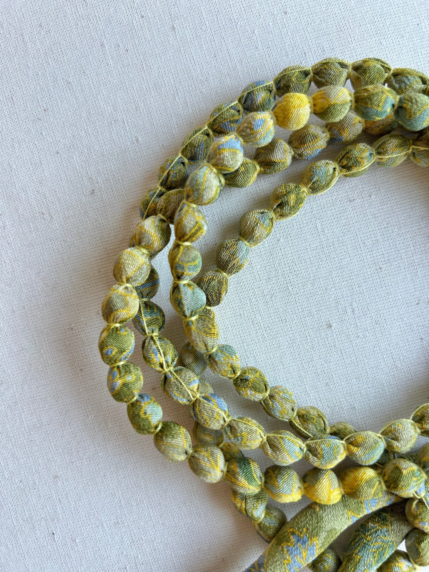 Collar SAKURAKA - Amarillo Oliva