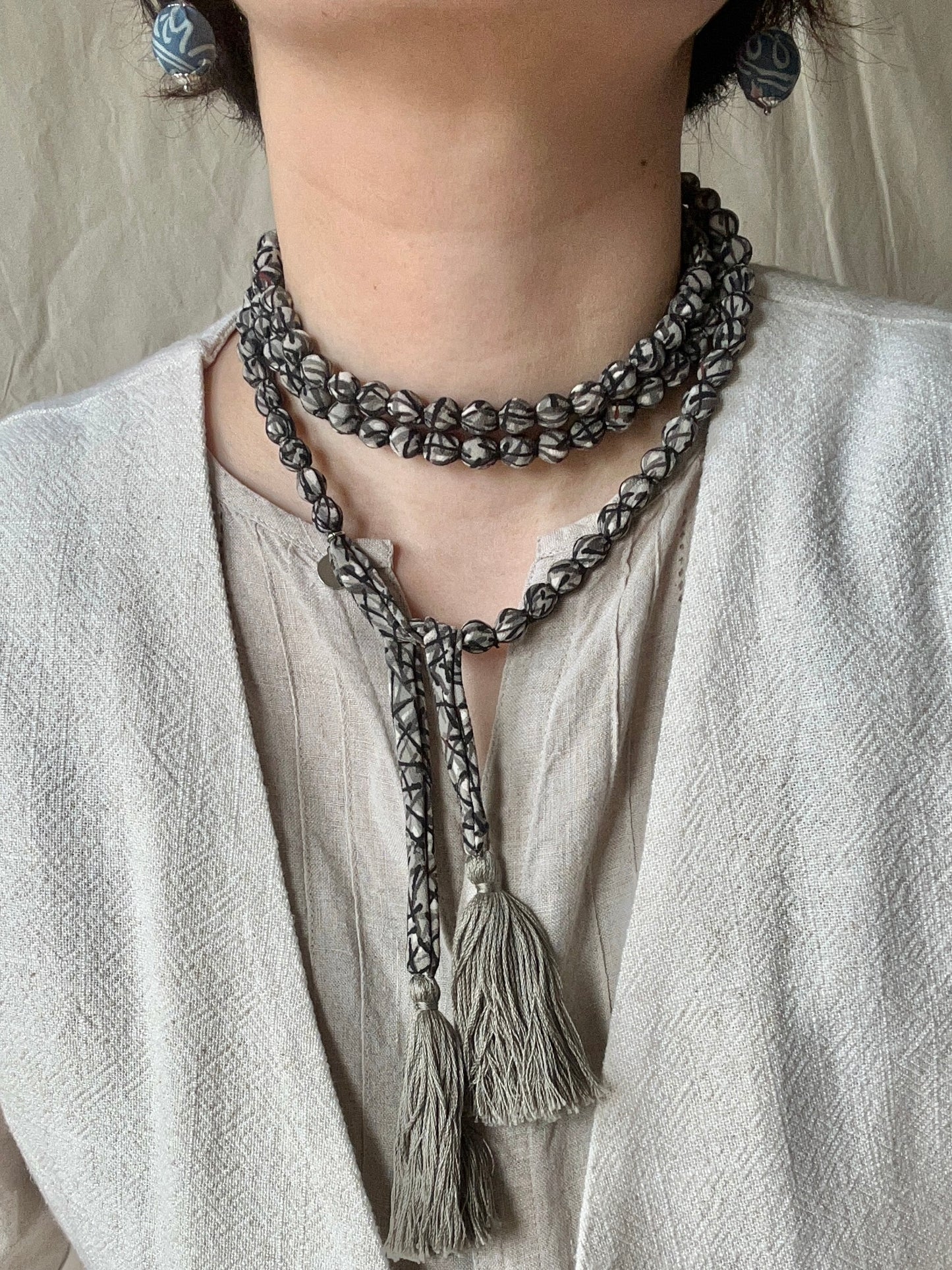 Collier SAKURAKA - Gris galet