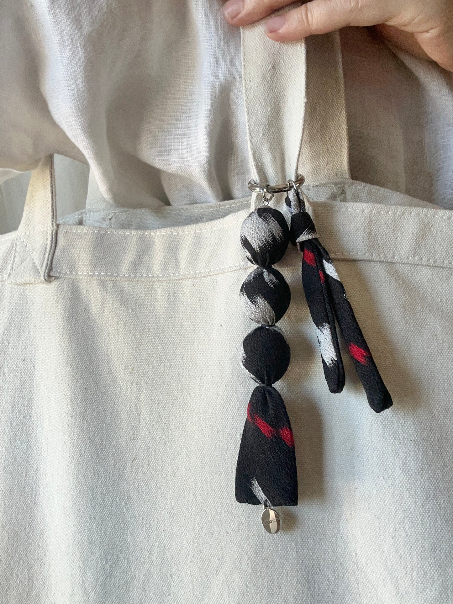 KIRA Necklace Charm -Noir Kasuri