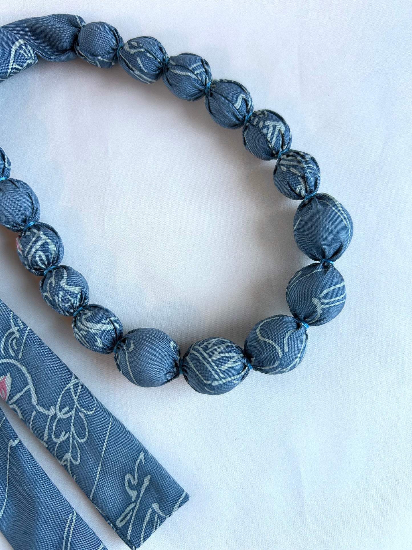 KIRA Necklace -Vase in Blue
