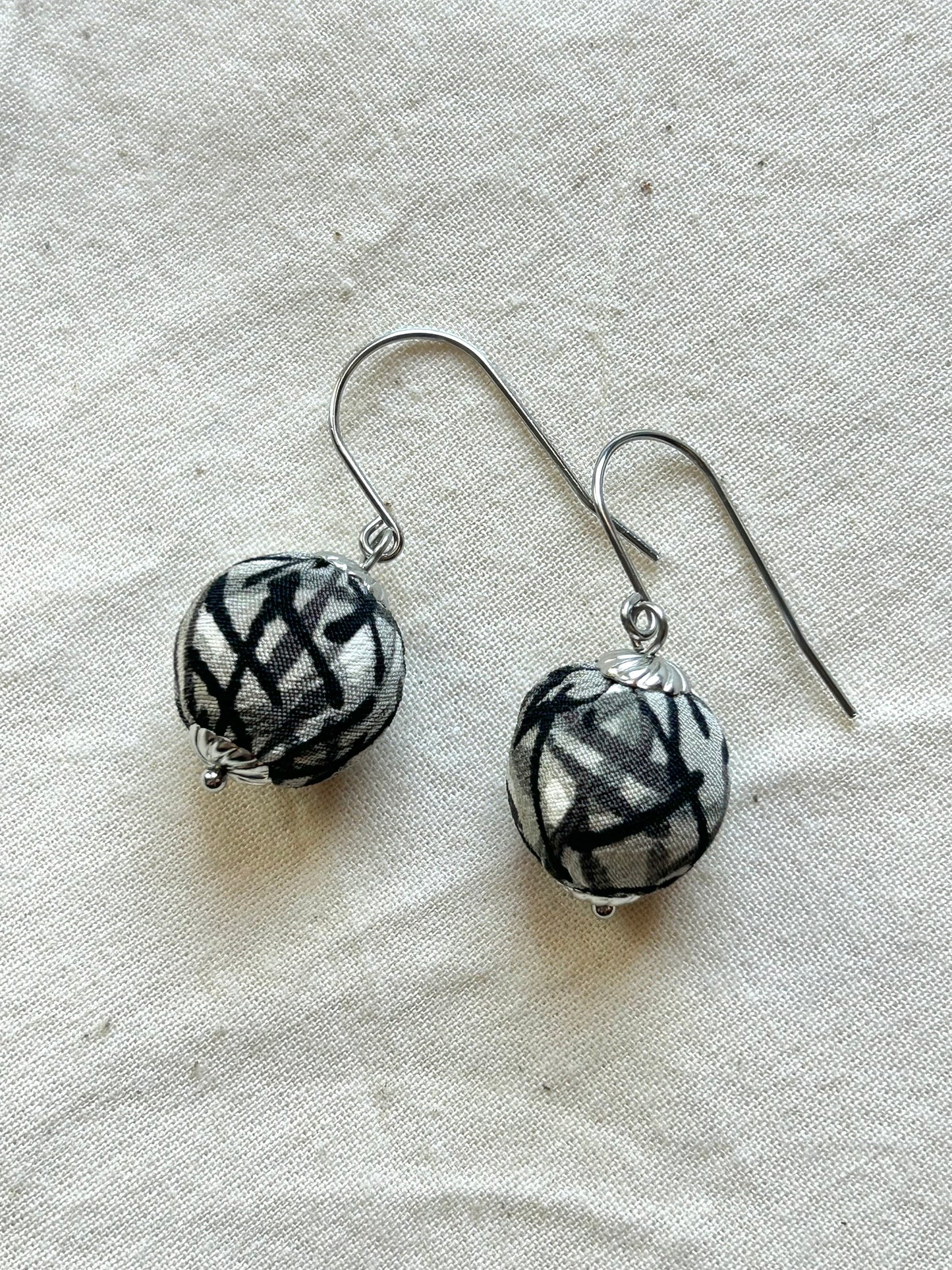 Pendientes KIRA - Gris guijarro