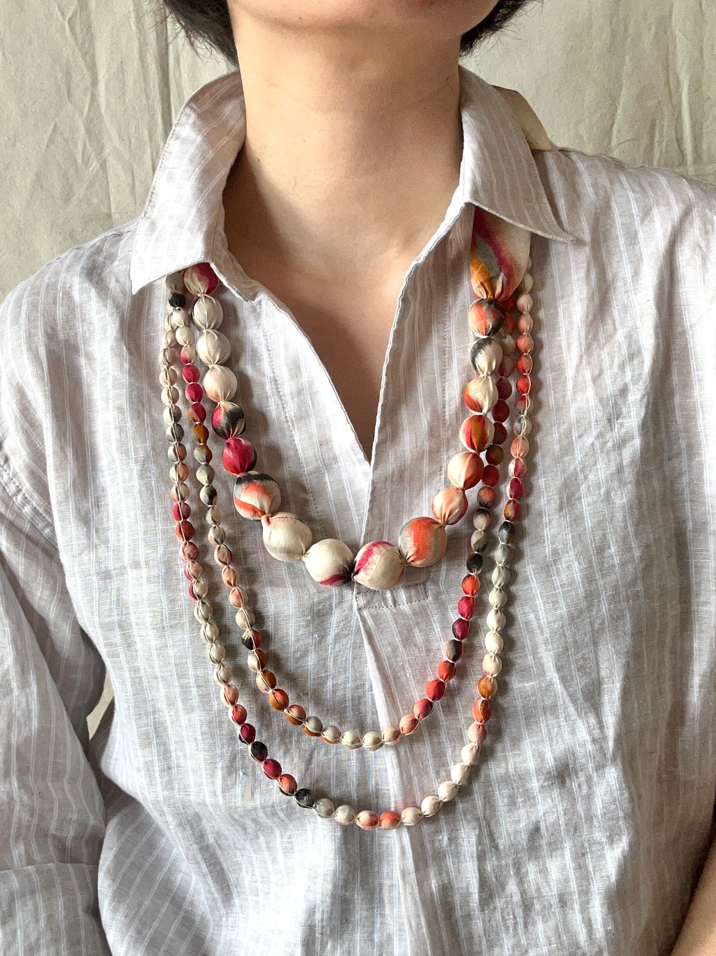 Collar KIRA - Mármol Carmesí