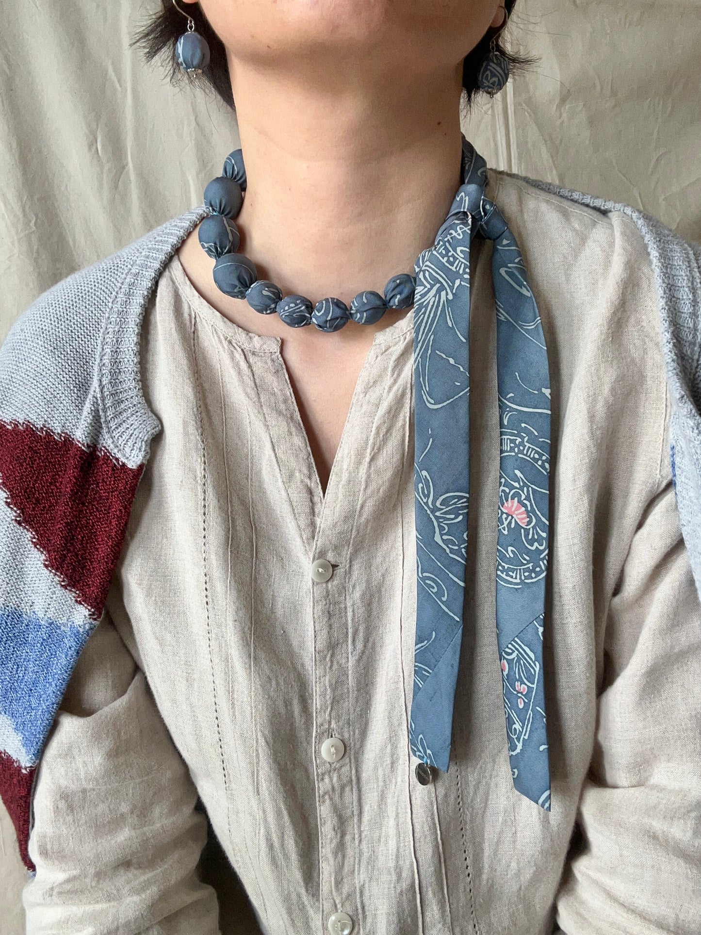 KIRA Necklace -Vase in Blue